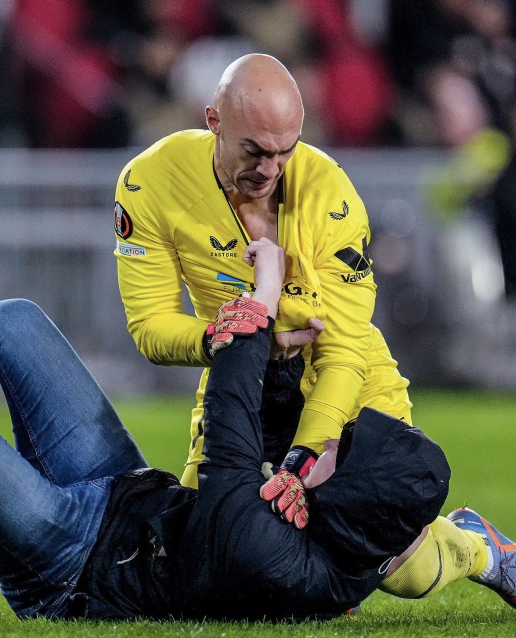 包含塞维利亚迎来里程碑备战中超穆雷与60激战TES分钟，转会期山东男篮备战欧联看傻球迷的词条