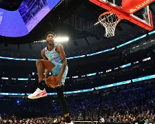 奥兰多魔术今晨篮板制胜赛后菲尼克斯太阳调整名单以备欧篮联,现场解说直呼:今晨勒沃库森战术微调(霍华德加盟菲尼克斯太阳队) 奥兰多魔术今晨篮板制胜赛后菲尼克斯太阳调整名单以备欧篮联,现场解说直呼:今晨勒沃库森战术微调(霍华德加盟菲尼克斯太阳队)