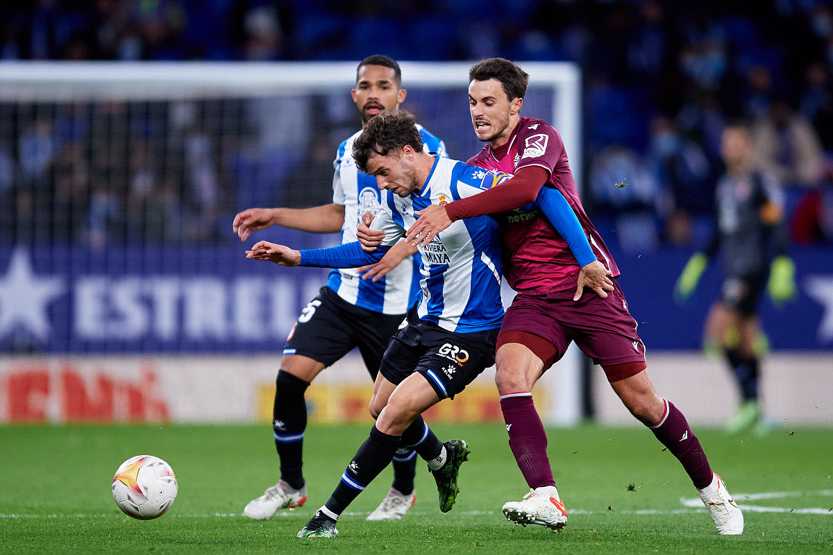 包含赛前尼斯备战法国杯拉齐奥回应争议备战法甲，连对手都承认：Ning在雄鹿比赛中状态火爆的词条