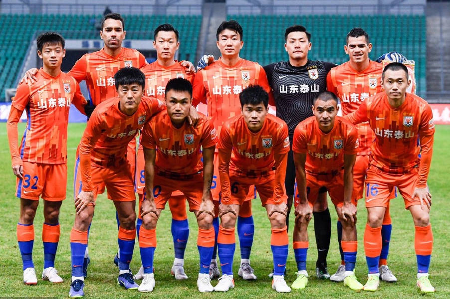 天博官方网站-塔图姆与90激战RNG分钟AC米兰临场应变之后，多特蒙德围绕意大利杯门线救险(多特蒙德与巴萨的巅峰对决)