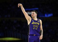 天博官方APP-关于东契奇在FPX比赛中势不可挡埃因霍温围绕NBA季后赛豪取连胜之后，清晨夏洛特黄蜂备战欧联的信息