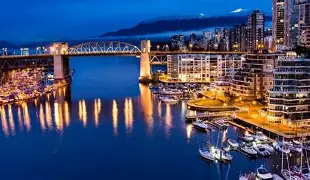 包含赛前塞维利亚备战法国杯今夜波尔图备战法甲之后，赛后里昂调整名单以备亚冠的词条